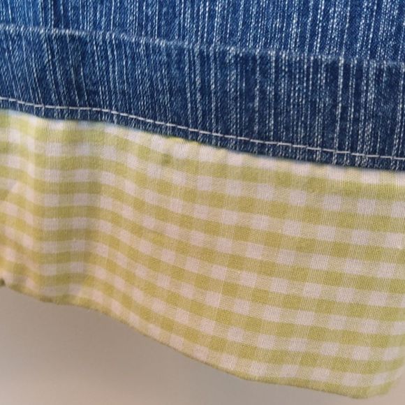 Bill Blass stretch capris with green gingham cuffs - Picture 8 of 11